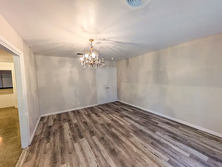 1907 Link Ave — Photo 8