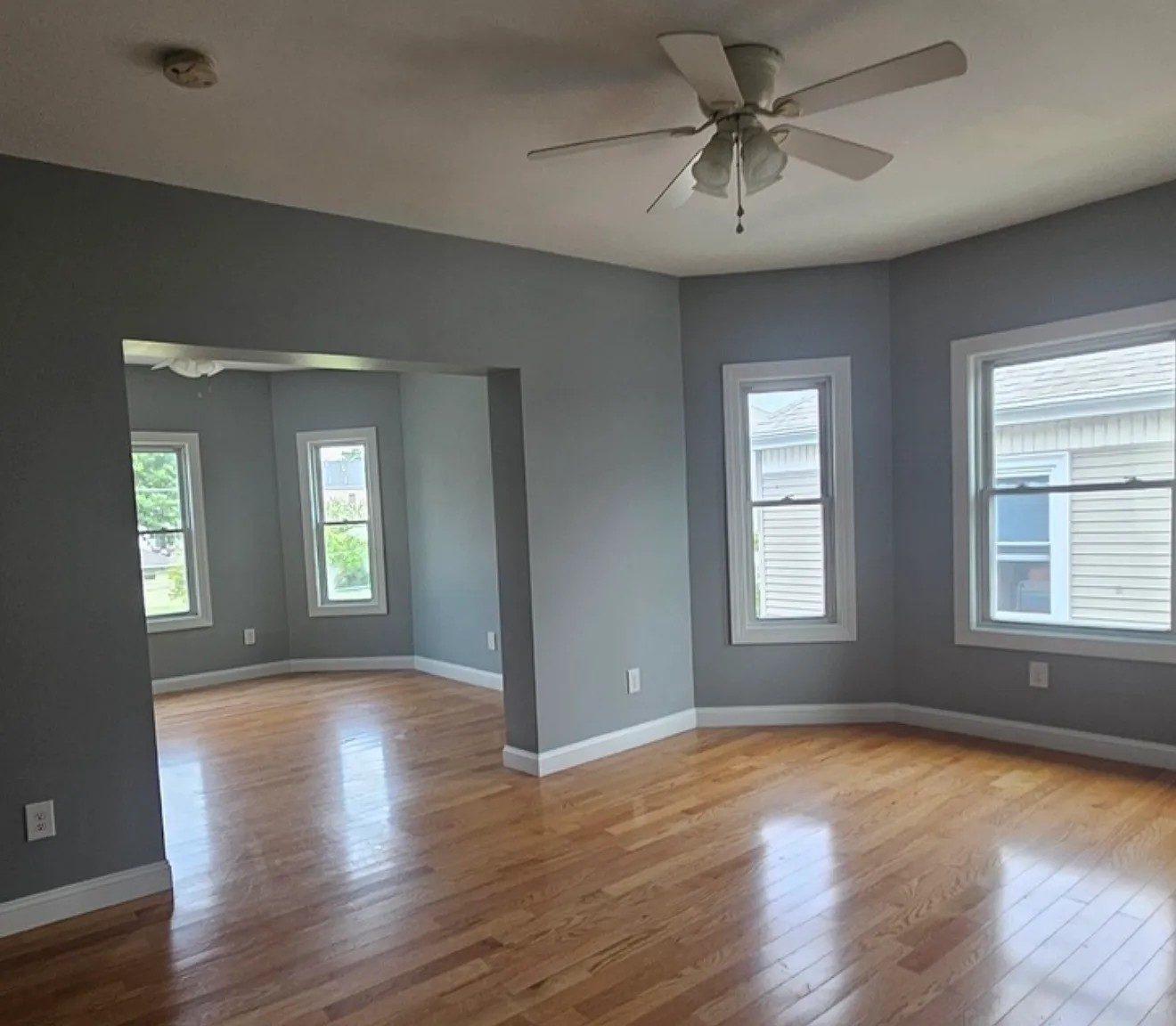 3 bed, 1200 sqft, $2,200 — Photo 3