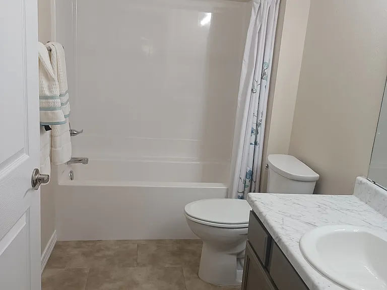1902 Ontario Ct — Photo 10