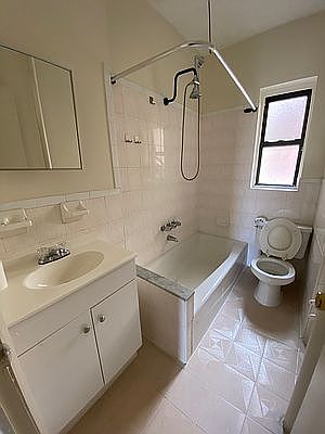 4th image of 301 Marine Ave #2
