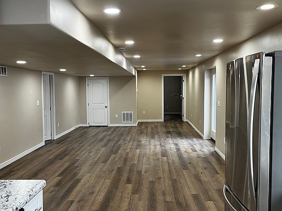 5th image of 1092 W River Hill Dr