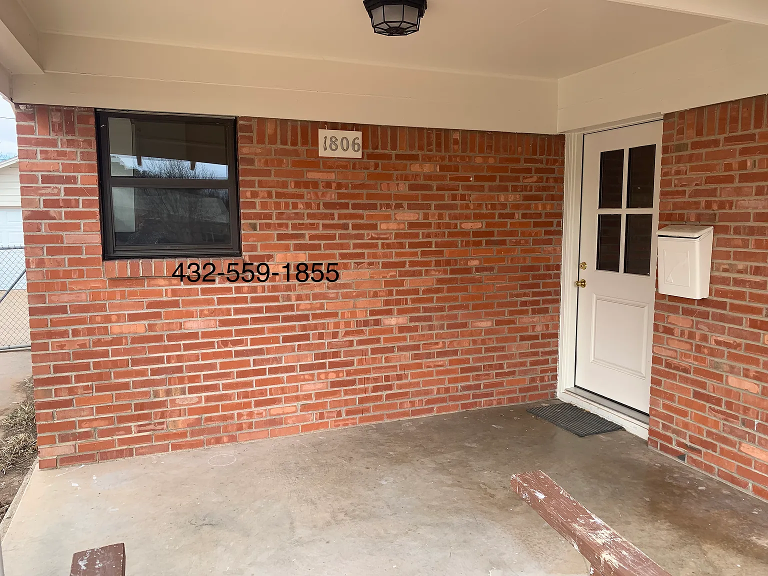 3 bed, 1221 sqft, $2,100 — Photo 2