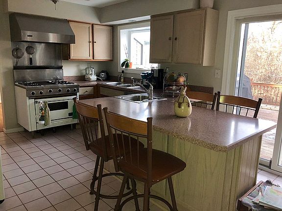 5th image of 17462 Brookview Dr