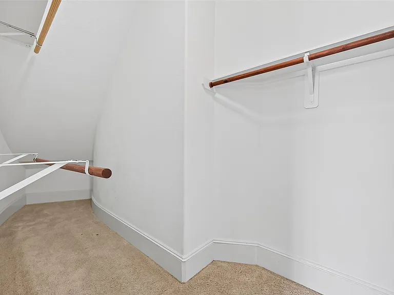 9735 Lansing Meadows Dr — Photo 30