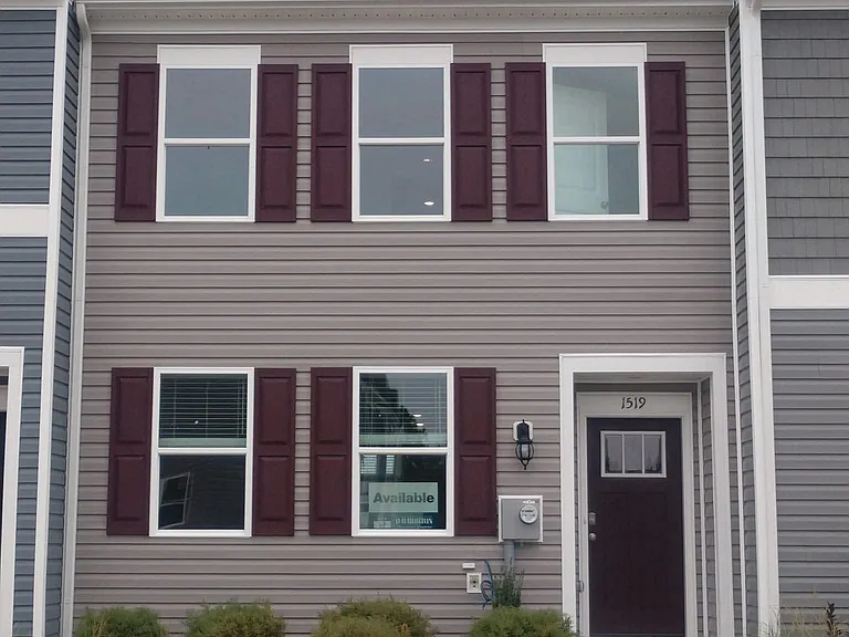 1519 Avon Way — Photo 1