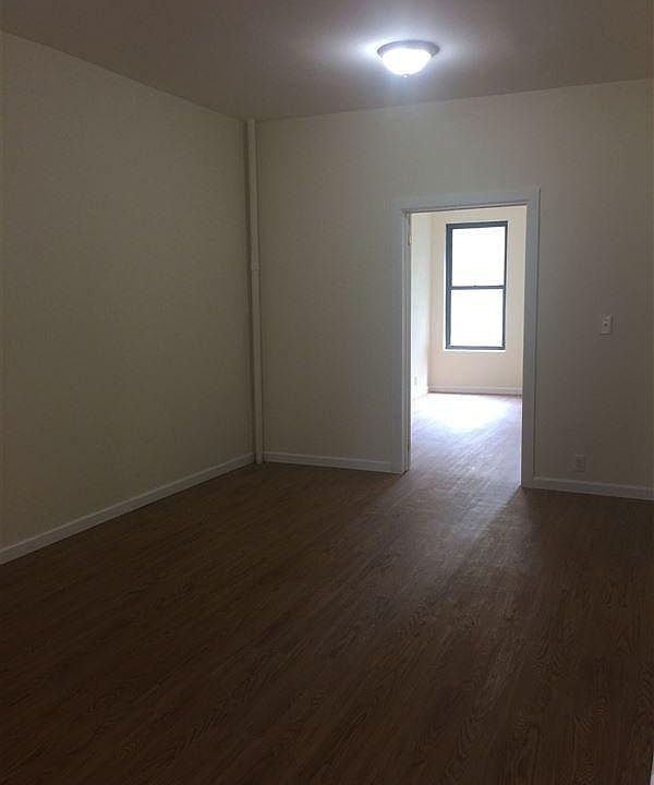 1st image of 6656 Myrtle Ave #2