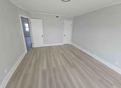 3 bed, 1200 sqft, $2,200 — Photo 2