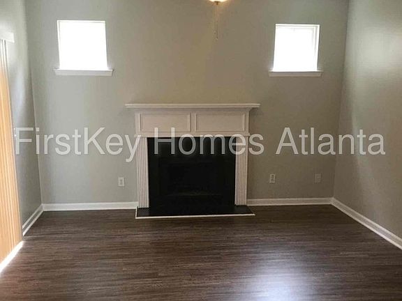 2nd image of 4567 Parkway Cir