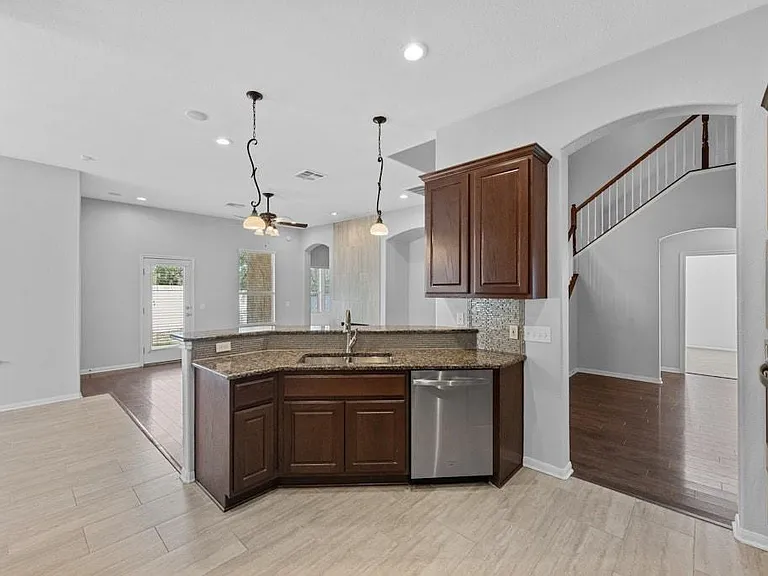 5609 York Bridge Cir — Photo 10