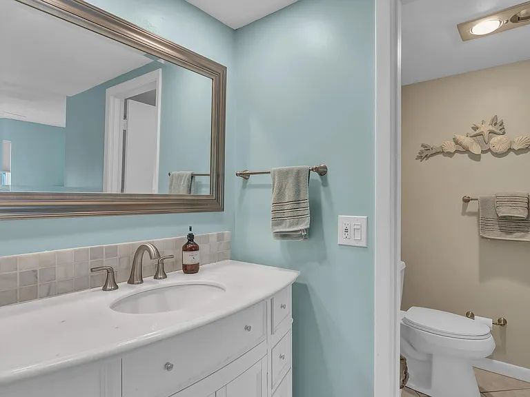 4049 Ocean Dr #201 — Photo 14