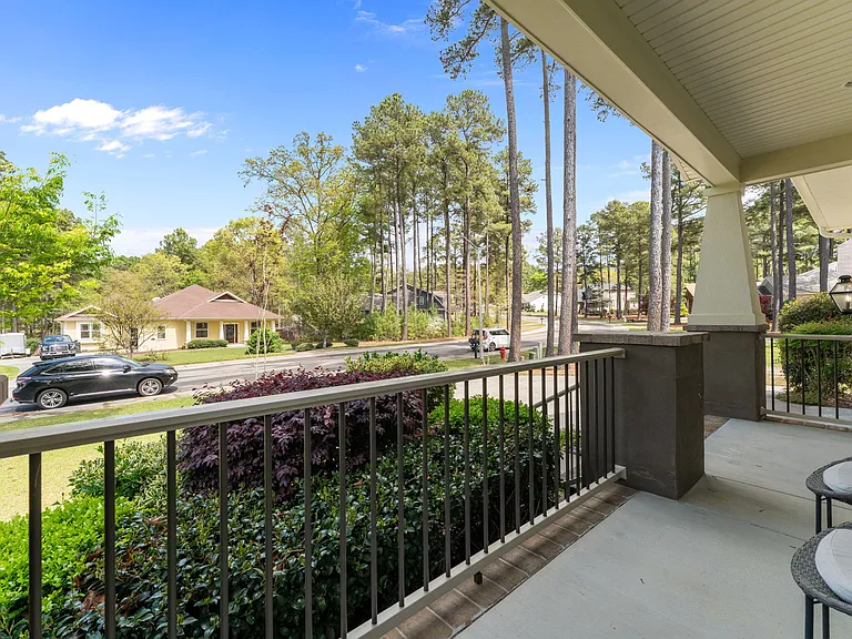 155 Devon Cir — Photo 8