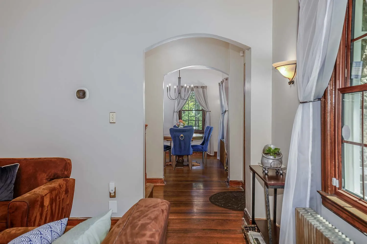 3 bed, 2.5 bath, 1927 sqft, $4,000 — Photo 4