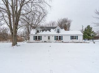 1 Wilshire Wood Dr, Mackinaw, IL