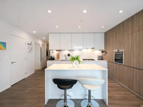 4650 Brentwood Blvd #1911, Burnaby, BC V5C 0M3