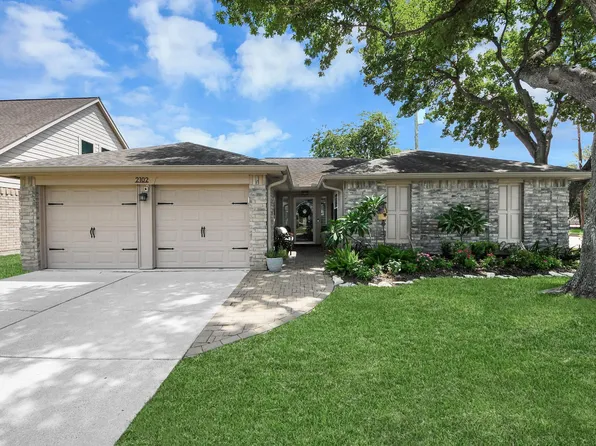 2102 Fountain Dr
