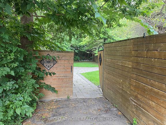3rd image of 154 Davisville Ave #1800