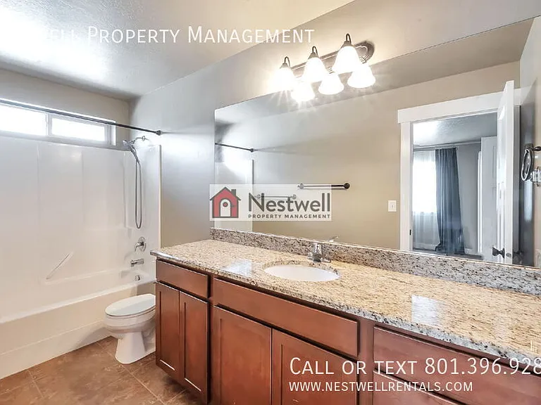 35 E Water Ln — Photo 17