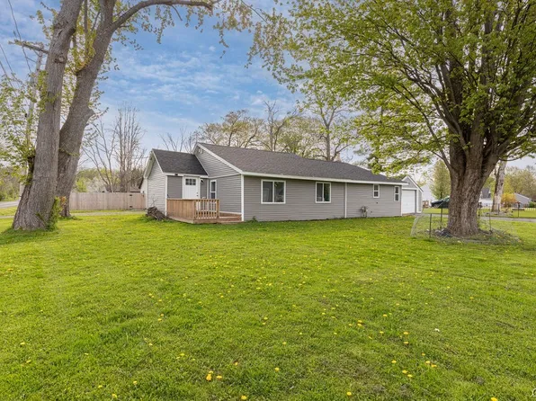 7482 Surbrook Rd, Baldwinsville, NY 13027