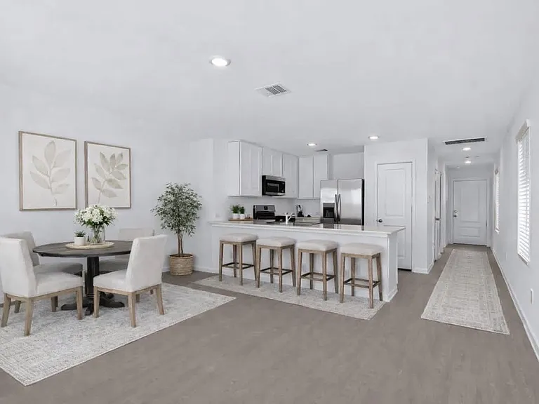 914 Pertuso Ln — Photo 4