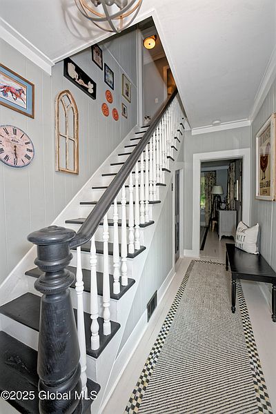 4th image of 102 South Street