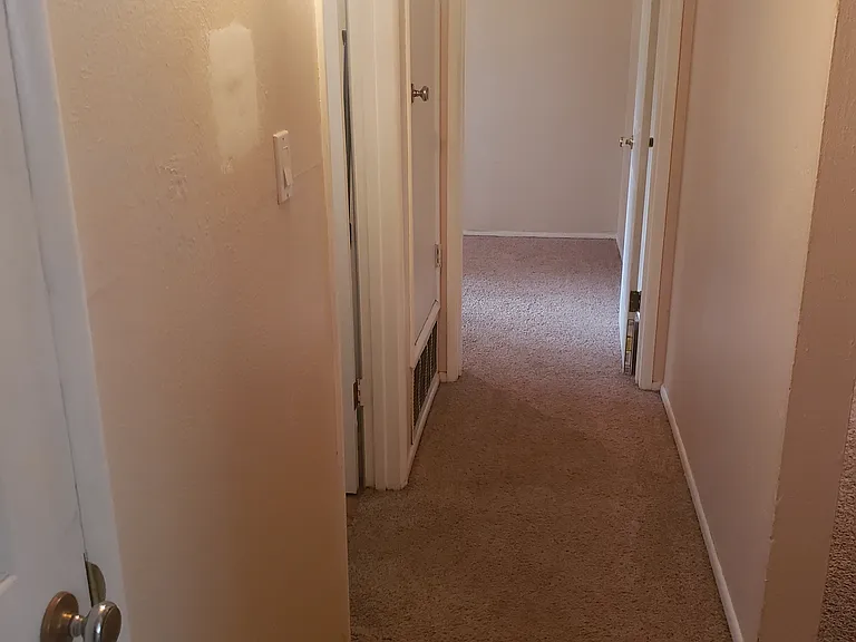2511 E Lockett Rd — Photo 14