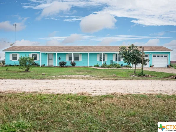 49 Sea Turtle Ln, Palacios, TX 77465