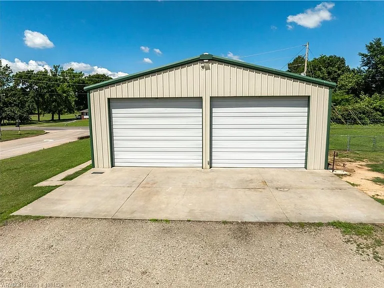 1324 Sandstone Dr — Photo 8