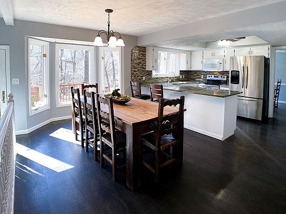 Dining room with bay window
