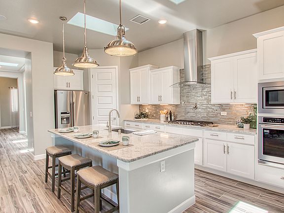 2350 Gourmet Kitchen