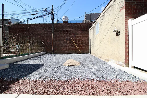 Rented by New York Realty Minimax Inc | media 1