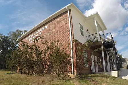 Elkwood Apartments - 12 — Photo 1