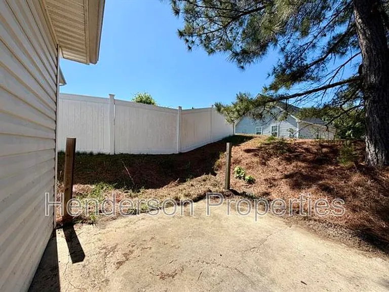 1848 Duke Adam St — Photo 19