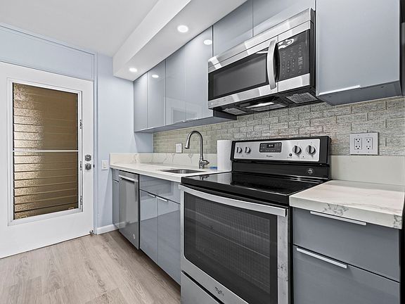 5th image of 2895 Kalakaua Ave APT 1003