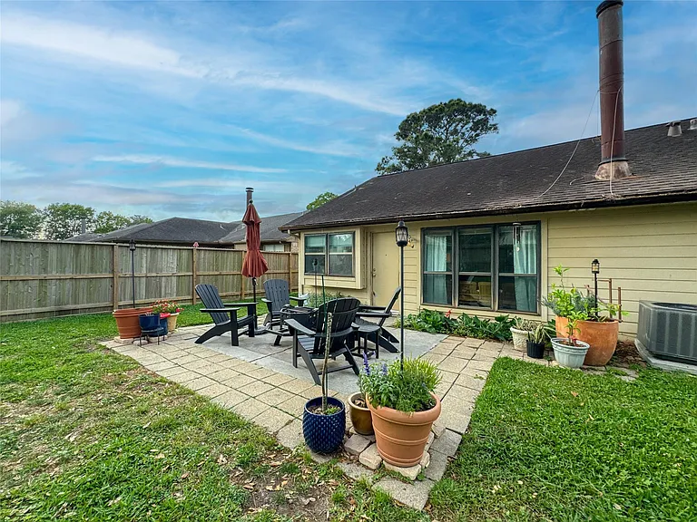 2909 Laurelridge Dr — Photo 32