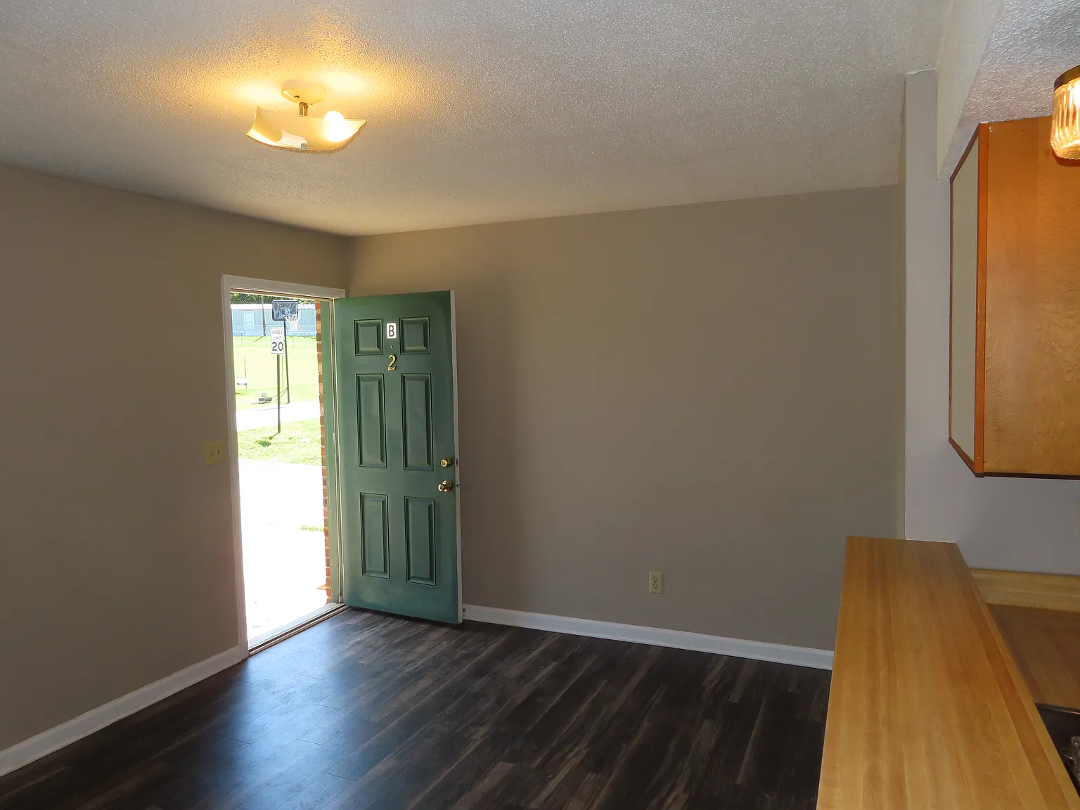 1 bed, 480 sqft, $900 — Photo 3