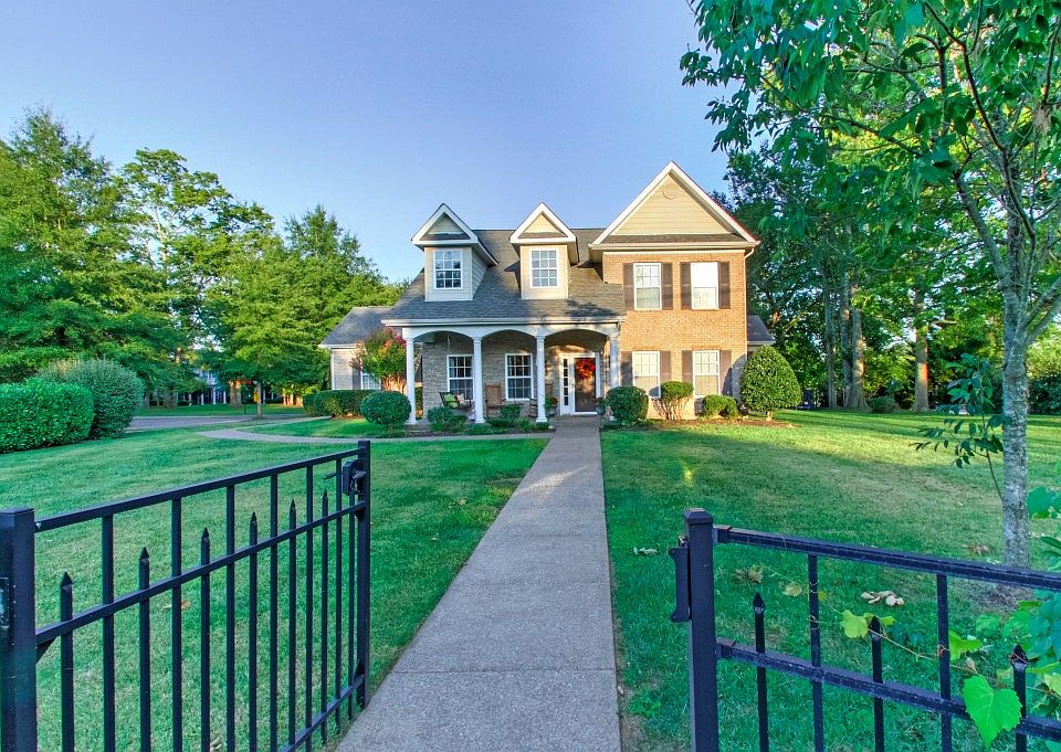 1st image of 1057 Lewisburg Park