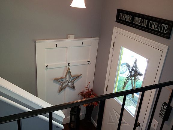 2nd image of 7906 Clover Ct