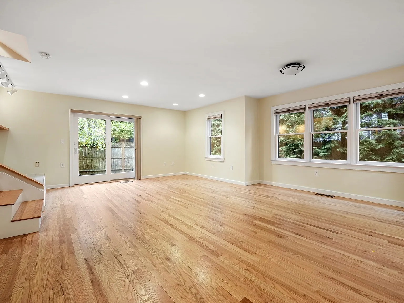 3 bed, 3.5 bath, 2369 sqft, $8,750 — Photo 4