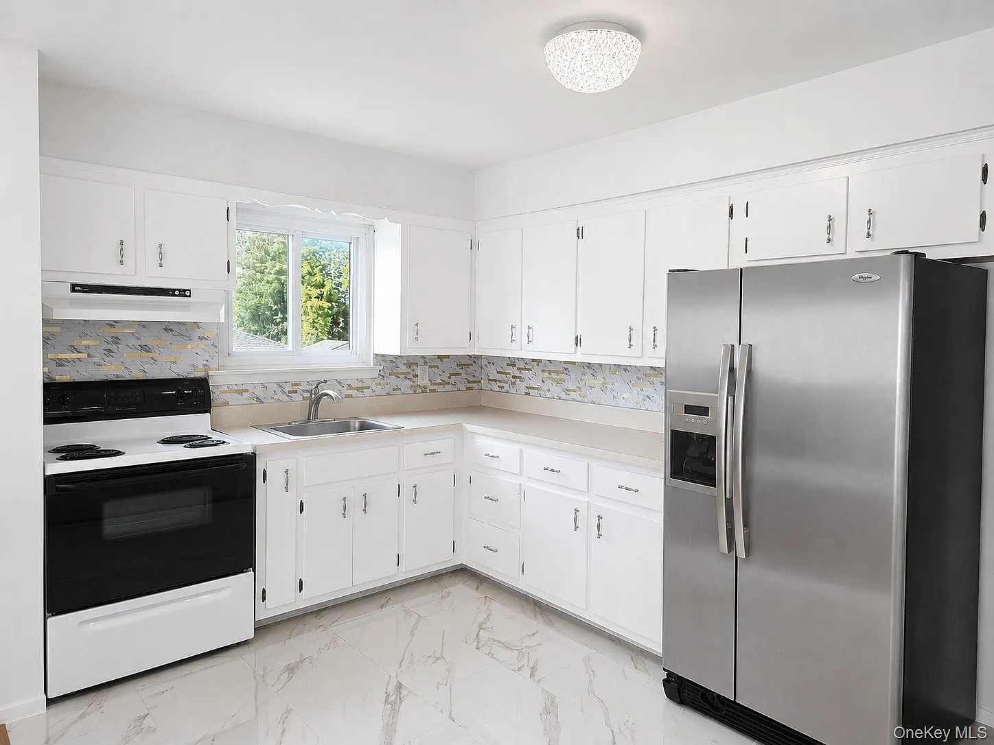 3 bed, 1.0 bath, 2218 sqft, $3,650 — Photo 1