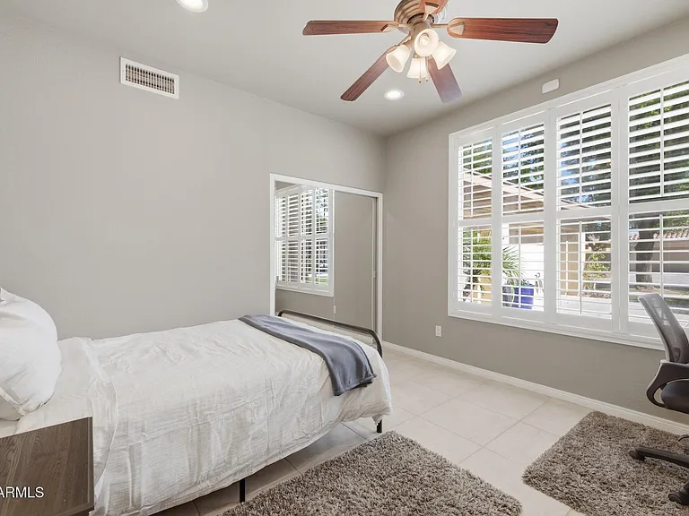 1740 W Bartlett Way — Photo 15