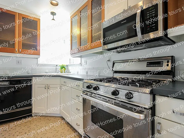 616 SW Moss St — Photo 17