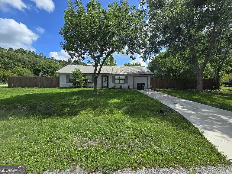 1001 Regal Rd — Photo 1