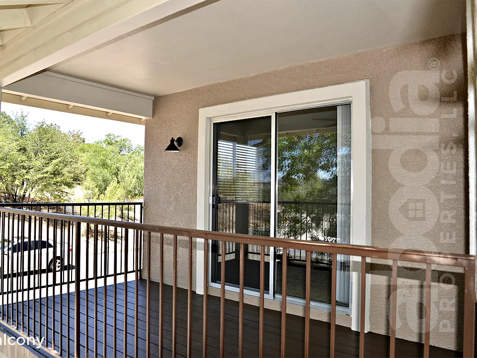 131 E Whipple Ext #D