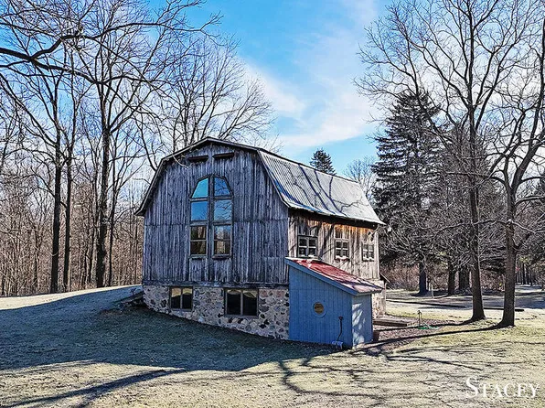 2620 36th St, Allegan, MI 49010