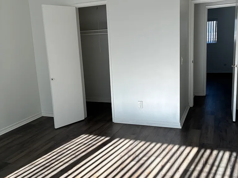 Chevy Chase Terrace — Photo 10