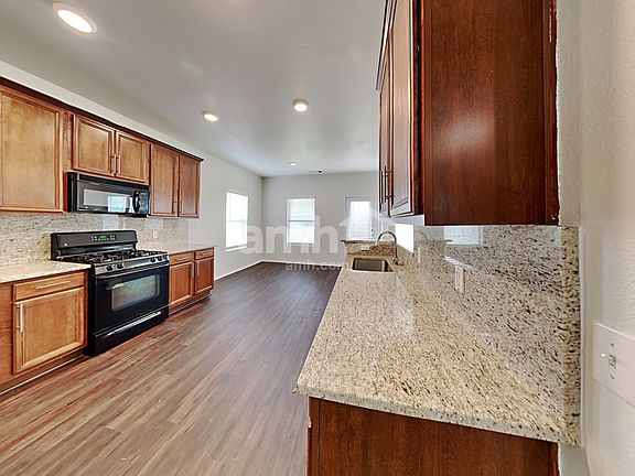 3rd image of 9884 Willowick Ave