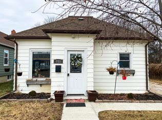 713 3rd Ave W, Williston, ND 58801