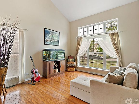 4th image of 10567 Great Plaines Dr