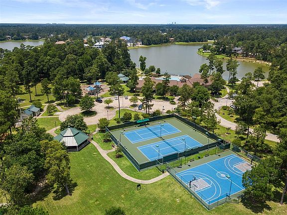 Tennis and Basketball Courts at the Clubhouse.
