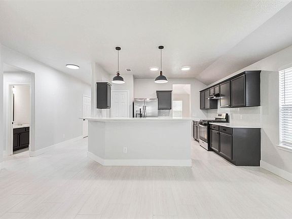 5th image of 2126 Pickwick Pines Dr